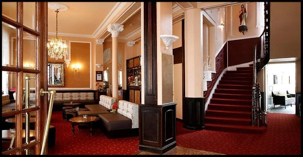 Hotel Metropole location